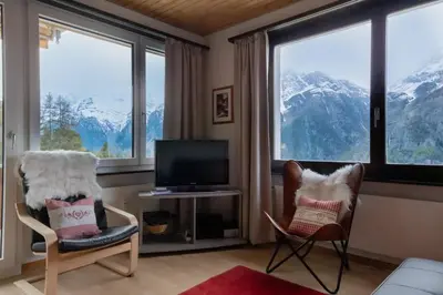 Ein allgemeiner Bergblick oder ein Berglick von der Ferienwohnung aus