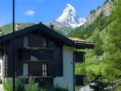 Ein allgemeiner Bergblick oder ein Berglick von der Ferienwohnung aus