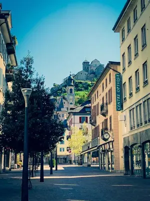 Ein allgemeiner Bergblick oder ein Berglick von der Pension aus