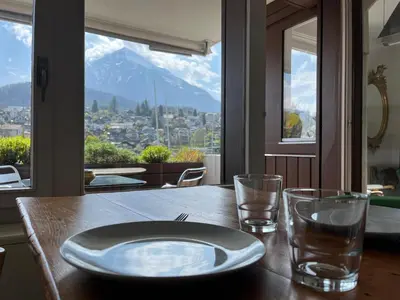 Ein allgemeiner Bergblick oder ein Berglick von der Ferienwohnung aus