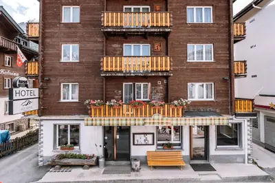Das Gebäude in dem sich das Hotel befindet