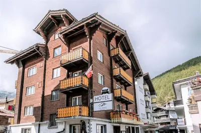 Ein allgemeiner Bergblick oder ein Berglick von des Hotels aus