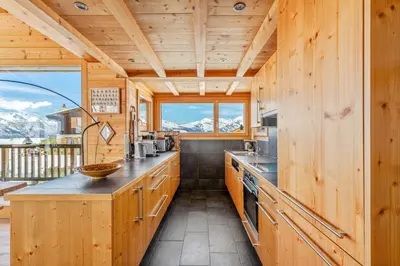 Küche/Küchenzeile in der Unterkunft Chalet Magrappe, accès direct à la piste des Mayens de Veysonnaz