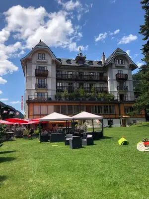Ein Garten an der Unterkunft Au village d'Evolène, bel appartement avec terrasse