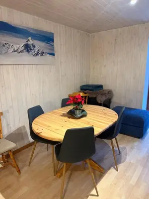 Ein Sitzbereich in der Unterkunft Au village d'Evolène, bel appartement avec terrasse