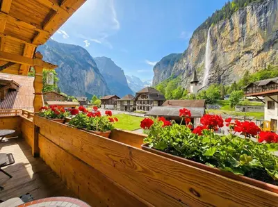 Ein allgemeiner Bergblick oder ein Berglick von der Ferienwohnung aus