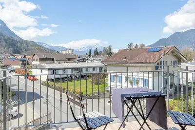 Ein allgemeiner Bergblick oder ein Berglick von der Ferienwohnung aus