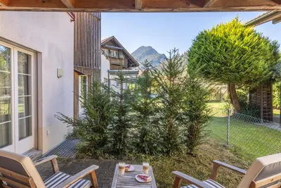 Ein Garten an der Unterkunft Efeu