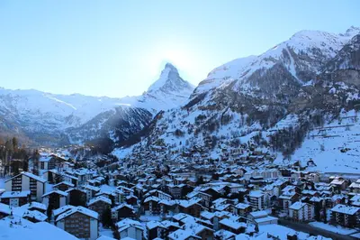 Ein allgemeiner Bergblick oder ein Berglick von der Ferienwohnung aus