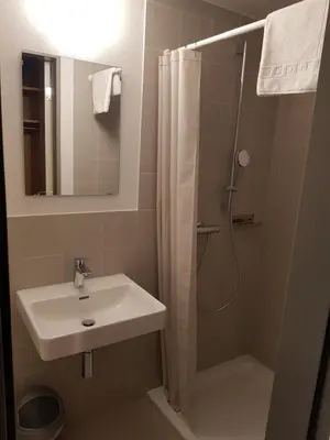 Ein Badezimmer in der Unterkunft Sport Resort Fiesch, Garni Goneri