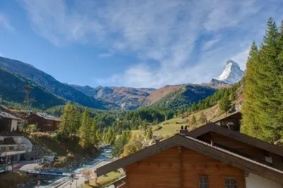 Ein allgemeiner Bergblick oder ein Berglick von der Ferienwohnung aus