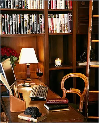 Die Bibliothek im Chalet