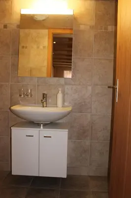 Ein Badezimmer in der Unterkunft Jentsch Haus