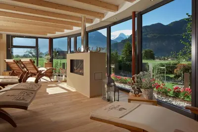Ein allgemeiner Bergblick oder ein Berglick von des Hotels aus
