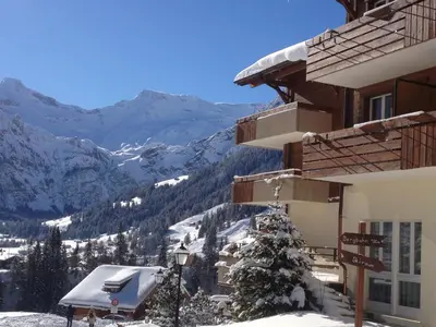 Ein allgemeiner Bergblick oder ein Berglick von des Hotels aus
