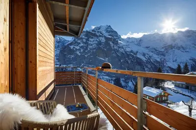 Ein allgemeiner Bergblick oder ein Berglick von des Hotels aus