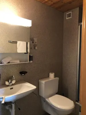 Ein Badezimmer in der Unterkunft Historisches Hotel Bären