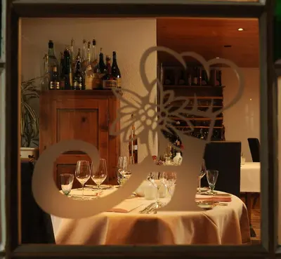 Getränke in der Unterkunft Alpenblick Hotel & Restaurant Wilderswil by Interlaken