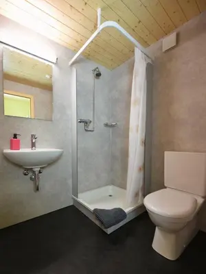 Ein Badezimmer in der Unterkunft Schutzenbach Backpackers For Adults 18-34 years only