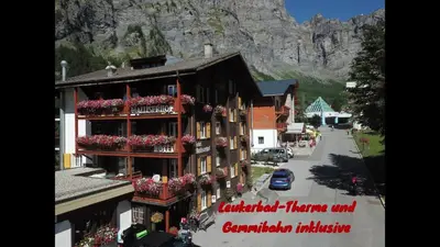 Ein allgemeiner Bergblick oder ein Berglick von des Hotels aus