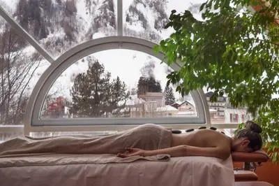 Ein Sitzbereich in der Unterkunft Thermal Hotels & Walliser Alpentherme Leukerbad