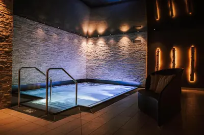 Der Swimmingpool an oder in der Nähe von Europe Hotel & Spa