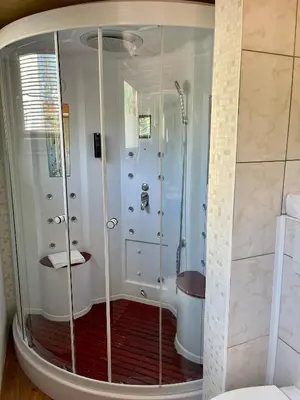 Ein Badezimmer in der Unterkunft Chalet Hotel Adler