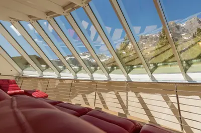 Ein allgemeiner Bergblick oder ein Berglick von des Hotels aus