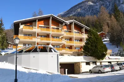 Ein allgemeiner Bergblick oder ein Berglick von des Hotels aus
