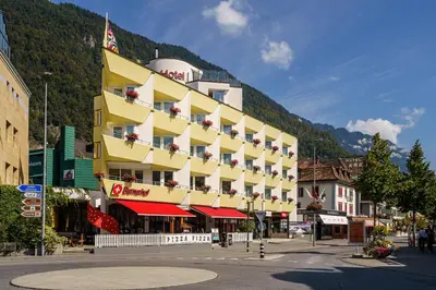 Ein allgemeiner Bergblick oder ein Berglick von des Hotels aus
