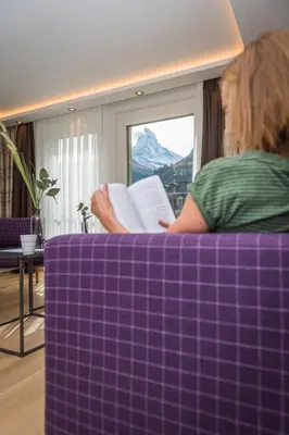 Ein Sitzbereich in der Unterkunft Hotel Bella Vista Zermatt