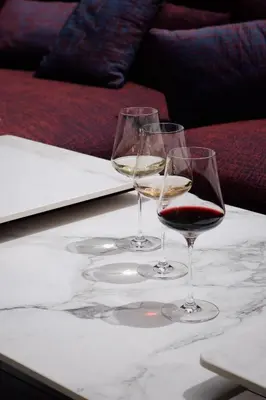 Getränke in der Unterkunft Relais & Chateaux Schönegg