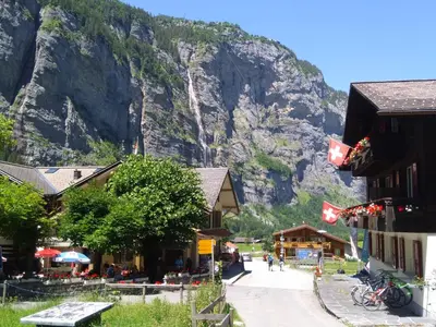 Ein allgemeiner Bergblick oder ein Berglick von des Chalets aus