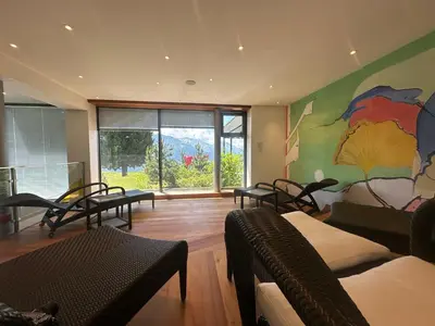 Ein Sitzbereich in der Unterkunft Golfhotel Riederhof