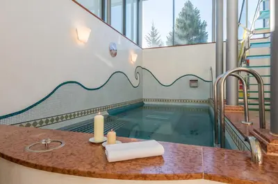 Der Swimmingpool an oder in der Nähe von Golfhotel Riederhof
