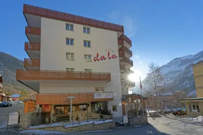 Ein allgemeiner Bergblick oder ein Berglick von des Hotels aus