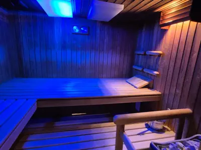 Ein Bett oder Betten in einem Zimmer der Unterkunft dala Hotel & Apartments