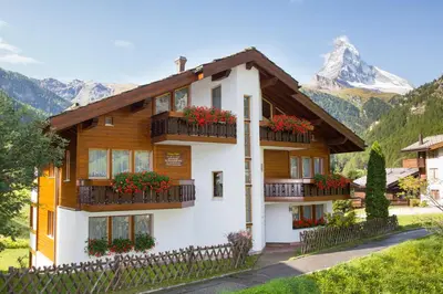 Ein allgemeiner Bergblick oder ein Berglick von der Ferienwohnung aus