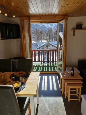 Ein allgemeiner Bergblick oder ein Berglick von der Ferienwohnung aus