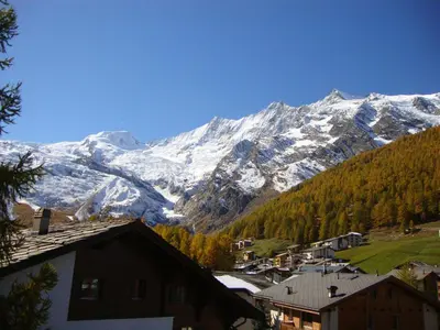 Ein allgemeiner Bergblick oder ein Berglick von der Ferienwohnung aus