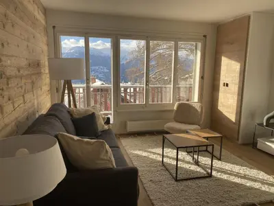 Ein allgemeiner Bergblick oder ein Berglick von der Ferienwohnung aus
