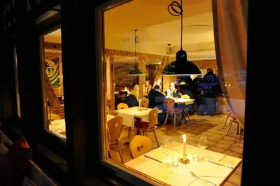 Ein Restaurant oder anderes Speiselokal in der Unterkunft Hotel Schützen Lauterbrunnen