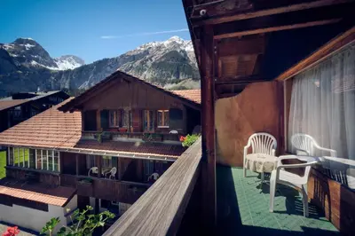 Ein allgemeiner Bergblick oder ein Berglick von des Hotels aus