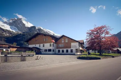 Ein allgemeiner Bergblick oder ein Berglick von des Hotels aus