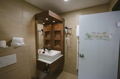 Ein Badezimmer in der Unterkunft Hotel Römerhof