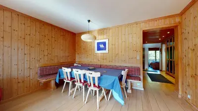 Ein Sitzbereich in der Unterkunft Beautiful apartment in the center of Crans-Montana with a large balcony