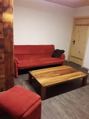 Ein Sitzbereich in der Unterkunft Ferien in der Bergwelt von Adelboden