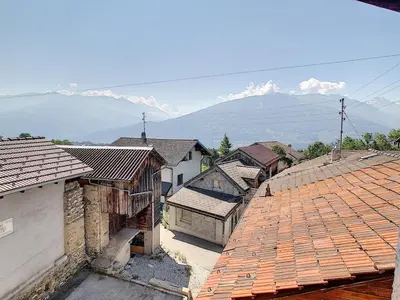 Ein allgemeiner Bergblick oder ein Berglick von der Ferienwohnung aus