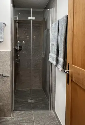 Ein Badezimmer in der Unterkunft Haus Vira