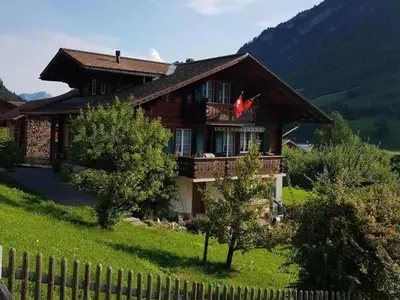 Ein allgemeiner Bergblick oder ein Berglick von der Ferienwohnung aus